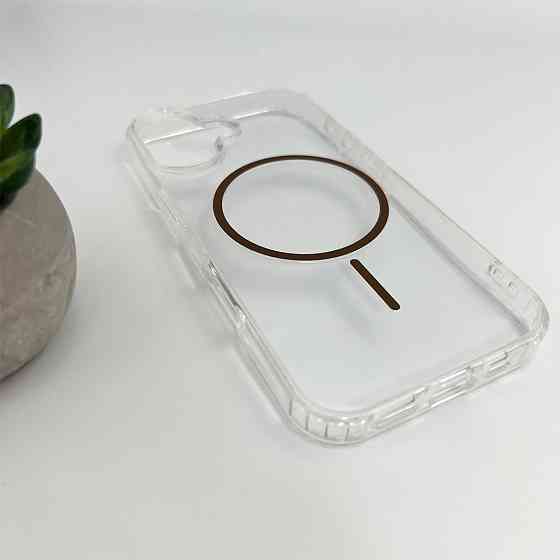 Чехол Cosmic для iPhone 16, золотой, тонкий и магнитный Киев