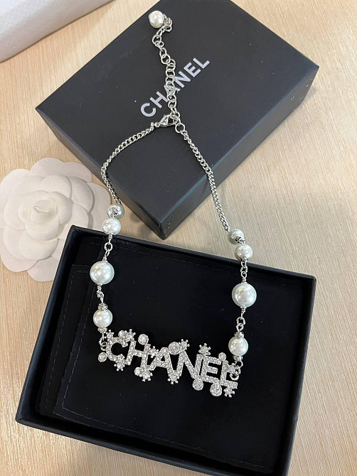 Кольє з логотипом Шанель / Chanel підвіска з цирконами і перлами Одеса - фото 2