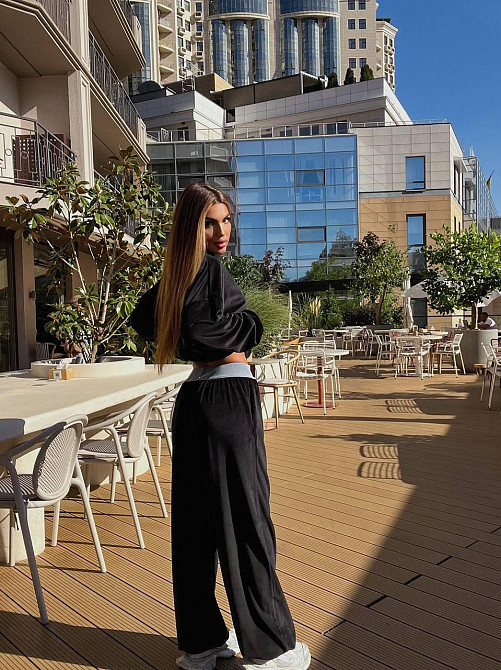 Жіночий стильний повсякденний костюм з ніжного велюру Одеса - фото 8