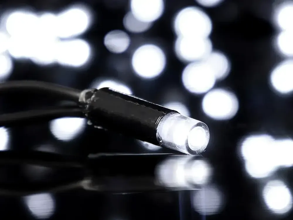 Гирлянда уличная 3,3мм черный провод 10м 100LED белый свет мерцающая лампа Lux LINE-3.3-100-W-2 Одесса - изображение 7