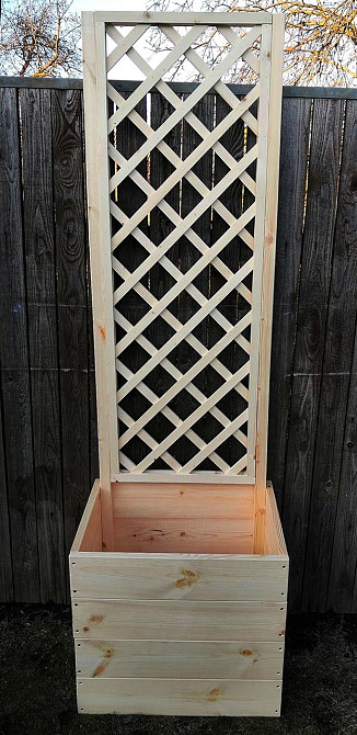 Кашпо со шпалерой 