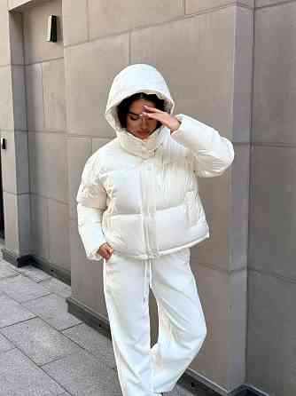 Женская короткая куртка дутик с карманами и капюшоном плащевка перламутр на синтепоне Белый, 44/46 Одесса