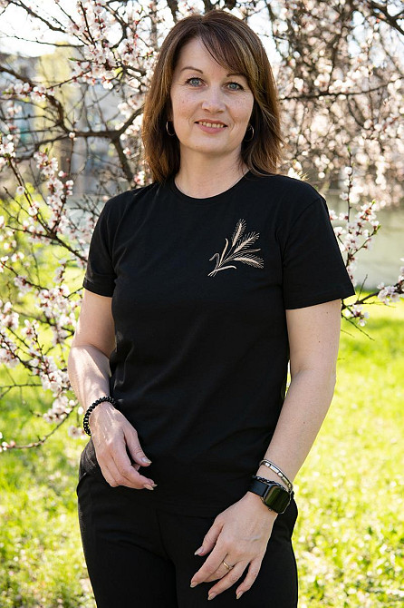 Футболка жіноча з вишивкою, чорна, біла 95% бавовна топ Київ - фото 1