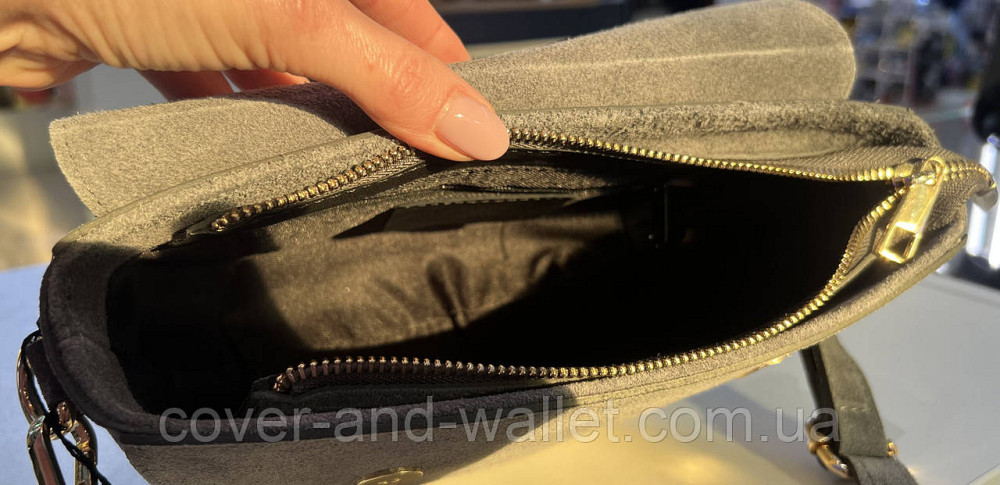 Компактна жіноча замшева сумка в сірому кольорі Virginia Conti Київ - фото 4