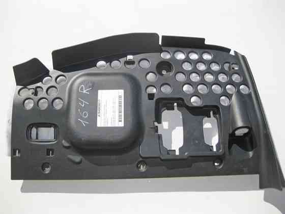 Mercedes-Benz  A1646808517 Кришка під панеллю приладів простір ніг пасажира ML W164 GL X164 Одеса