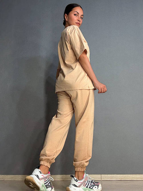 Костюм женский CAPPITONE 101213 футболка оверсайз и брюки джоггеры с надписью бежевый, бежевый, S Киев - изображение 4