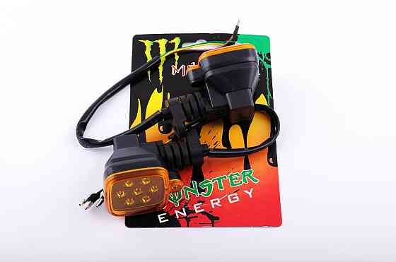 Повороты диодные мини (пара) квадратные (черные, желтое стекло, 7 диодов) Мукачево