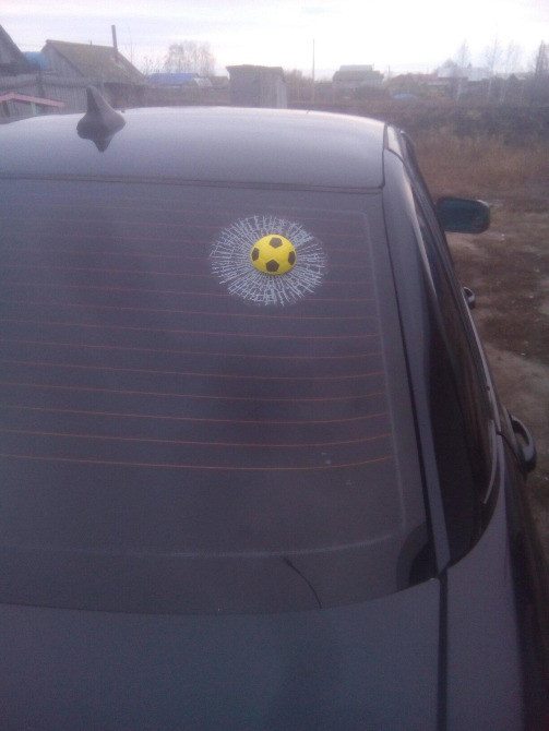 М'ячик у вікні авто жовтий футбольний наклейка прико Київ - фото 3
