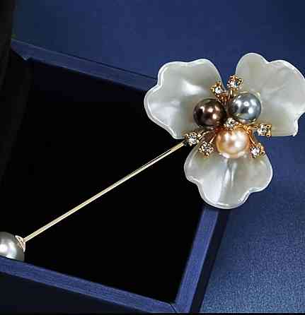 Брошь булавка цветок с жемчугом, декоративная брошь для платья, пиджака и пальто, женская брошь цветок с подвеской Киев