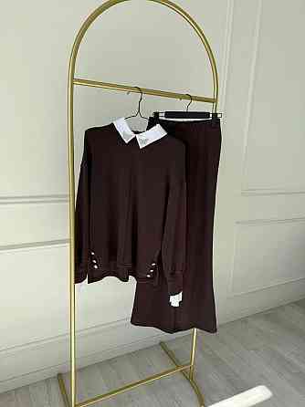 Женский деловой костюм с воротником и манжетами 50-52, шоколад Одесса