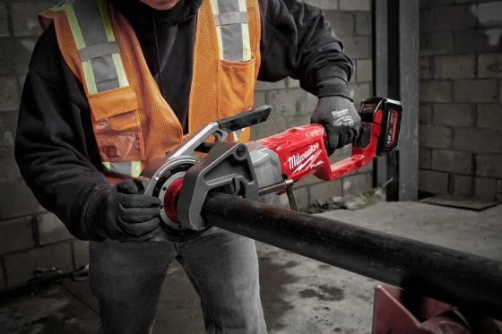 Профессиональный инструмент резьбонарезной аккумуляторный MILWAUKEE, M18 FUEL FPT2-121C, 2'' : с АКБ 2 шт-12Ah Киев