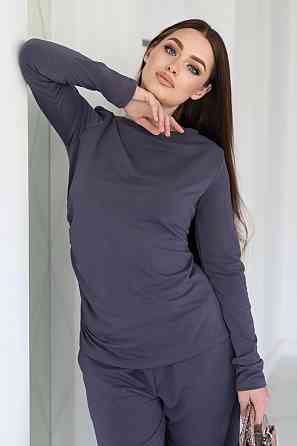 Женский базовый костюм с широкими штанами 