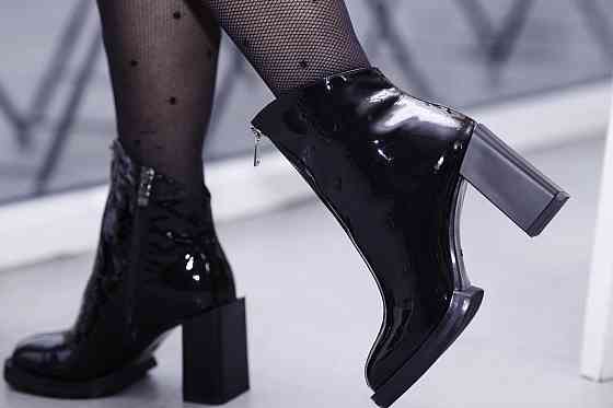 Лаковані черевики жіночі шкіряні на підборах демісезонні весна осінь, чорні на блискавці р. 37- Коломия