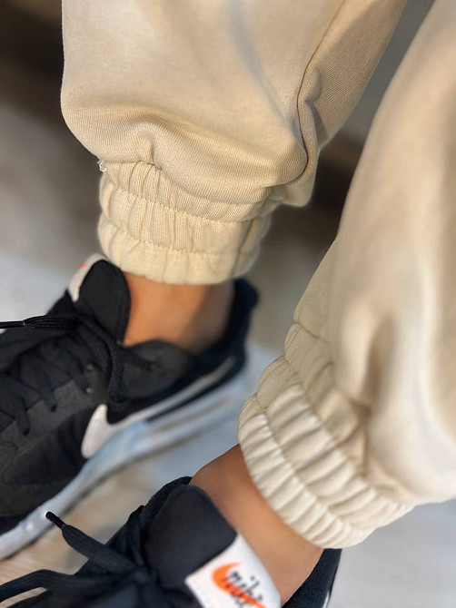 Костюм женский Quzen 470-471 свитшот и джогеры на резинке оверсайз, бежевый, S Киев - изображение 6