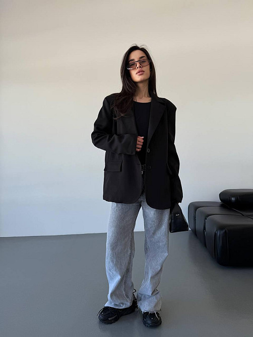 Женский классический оверсайз пиджак на подкладке костюмка Черный, 46/48 Одесса - изображение 2