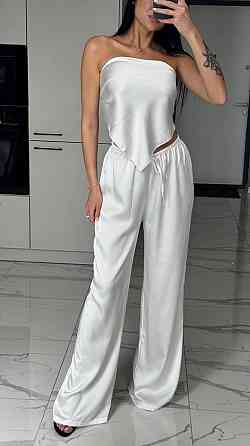 Женский трендовый легкий костюм двойка: топ-бандо и широкие брюки дабл шелк Одесса