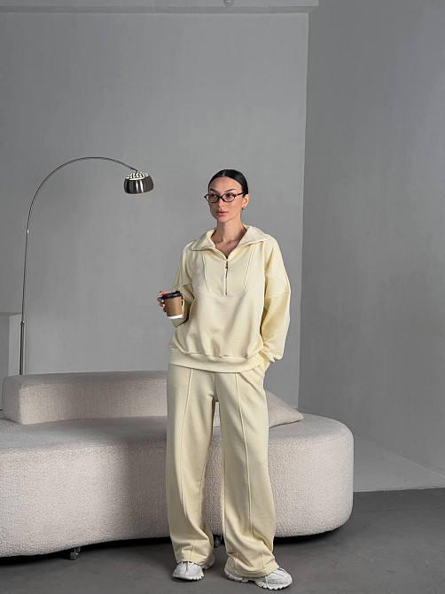 Женский стильный прогулочный оверсайз костюм двойка: кофта и штаны турецкая трехнитка петля пинье Айвори Одесса - изображение 4