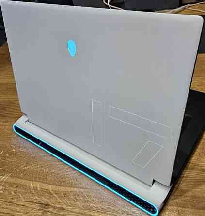 Ноутбук: Alienware R2 x17 i9 480Hz. Киев
