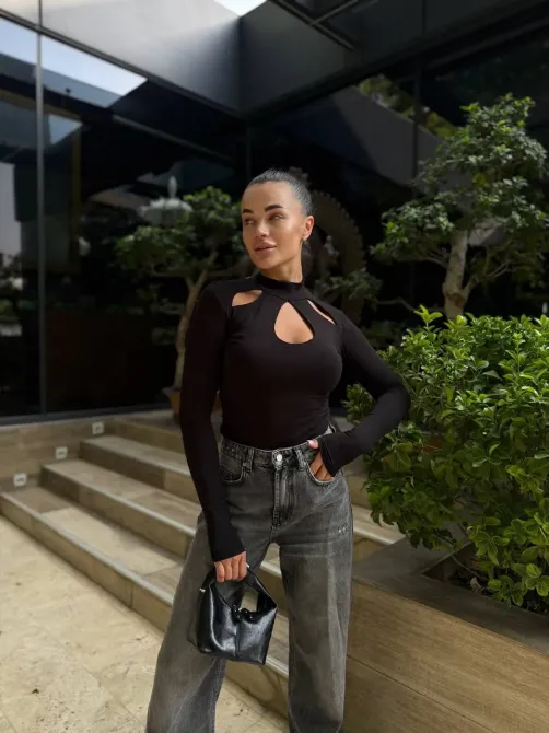 Стильный женский лонг с трендовыми вырезами спереди Одесса - изображение 17