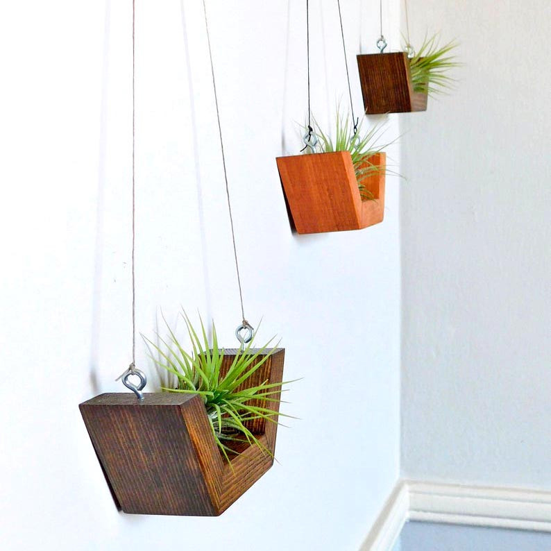 Полка настенная для цветов 