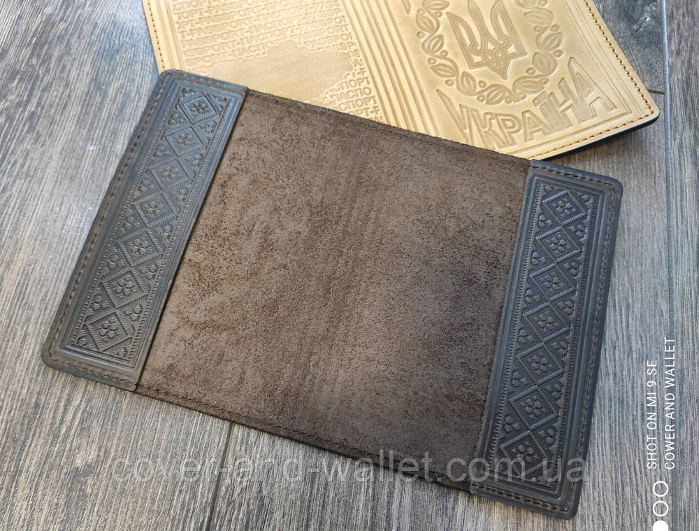 Вінтажна шкіряна обкладинка на паспорт з гербом України коричневого кольору ST Київ - фото 7