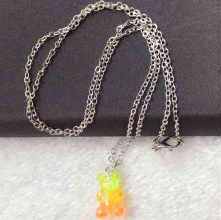 Кулон мишка, салатовый + оранжевый - длина 50см, смола, цинковый сплав Киев