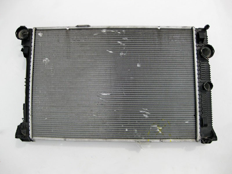 Mercedes-Benz  A2045003703 Дефектний радіатор охолодження двигуна C-Class W204 E-Class W212 Відламані нижні кріплення Одеса - фото 1