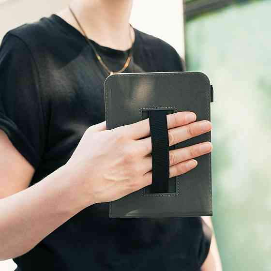 Фірмовий чохол kwmobile для Kobo Aura ONE - із ремінцем на зап'ястя та підставкою - захисний чохол для електронної книги Дніпро