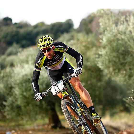 Покрышка Continental Race King 2.2, 26"x2.20, 55-559, Foldable,  PureGrip, ShieldWall System,  Skin, 670гр.,  черный Киев