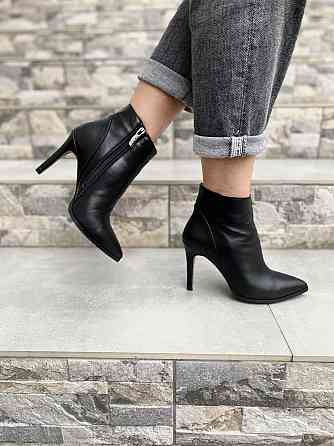 Nivelle Черевики жіночі NIVELLE чорні натуральна шкіра 38р. каблук 10см (5411/91-9535) Коломия