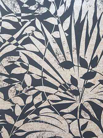 Шпалери вінілові на флізеліні AS creation TheBos 0.53х10 листя папороті монстери банана золотисте на чорному Київ