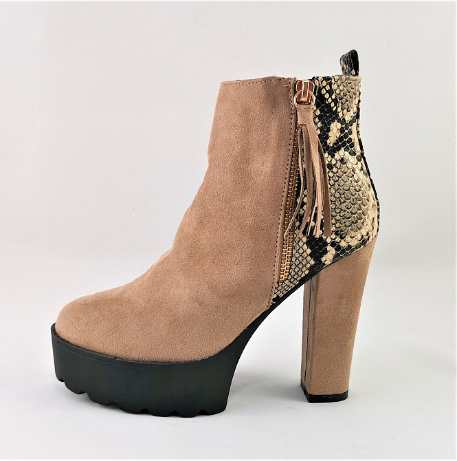 Жіночі Черевики Бежеві на Підборах і Платформі Замшеві Ботильйони Модельні (розміри: 38,39) - 24 Дніпро - фото 6