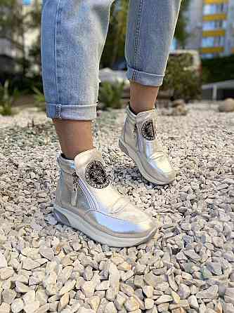 Жіночі черевики VEAGIA срібні еко-шкіра з напиленням висота 12см стелька 36р.-23см 37р.-23,5см Коломия
