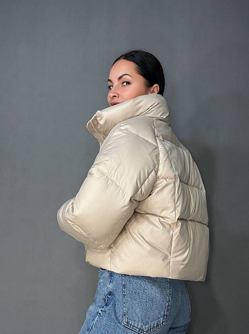 Куртка женская Lady Yep 30083 пуффер короткая глянцевая бежевая, бежевый, M Киев - изображение 13