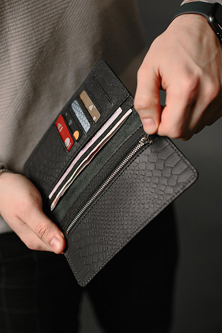 Мужское портмоне из натуральной кожи тиснение питон SR007 (Черный) Сумы - изображение 8
