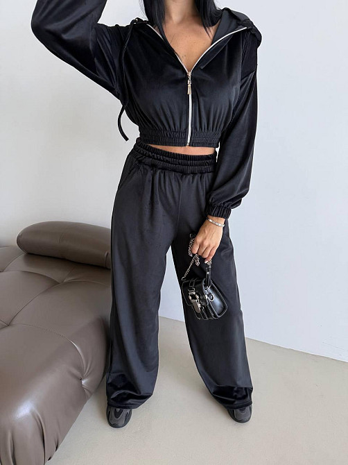 Жіночий прогулянковий оверсайз костюм-двійка: кофта та штани турецький велюр Чорний Одеса - фото 1