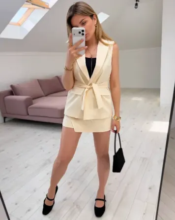 Жіночий костюм з жилетом і шортами-спідницею | стильний комплект Одеса