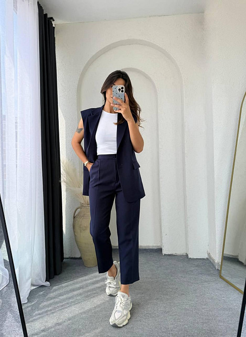 Жіночий базовий брючний костюм-двійка: жилет і штани креп костюмка Синій, 42/44 Одеса - фото 3