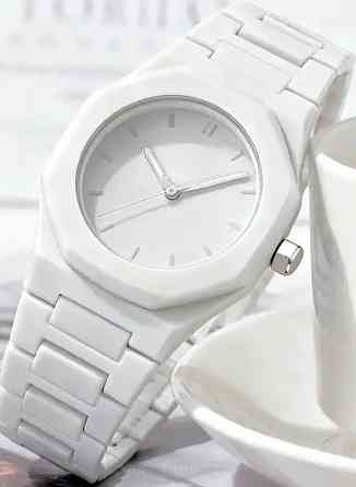 Мужские часы белый цвет. Київ