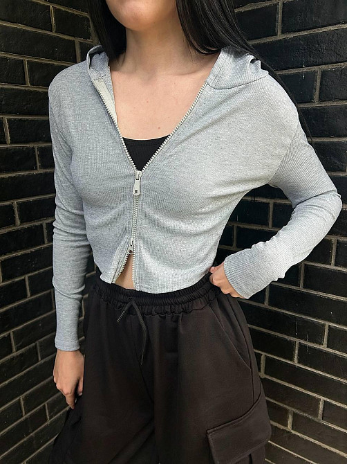 Жіночий укорочений топ із довгими рукавами та капюшоном на блискавці рубчик Одеса - фото 1