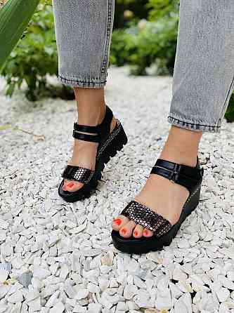 Olli Босоніжки жіночі чорні + квасоля OLLI 3-56274 літні / Шкіряні босоніжки на танкетці 37-39 Коломыя
