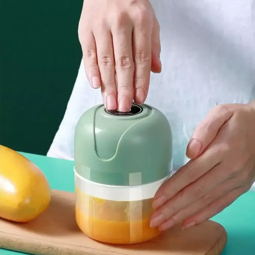 Аккумуляторный мини измельчитель для продуктов 250мл, с USB / Кухонный мини блендер для овощей Коломия - фото 2