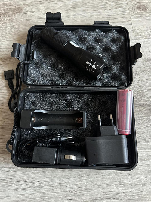 Перезаряжаемый светодиодный фонарь-прожектор с зумом Киев - изображение 3