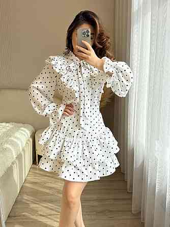Женское стильное мини платье с принтом в горошек атлас Белый Одесса