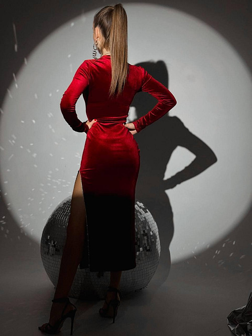 Жіноче ніжне елегантне святкове плаття міді з розрізом королівський оксамит Бордо Одеса - фото 6