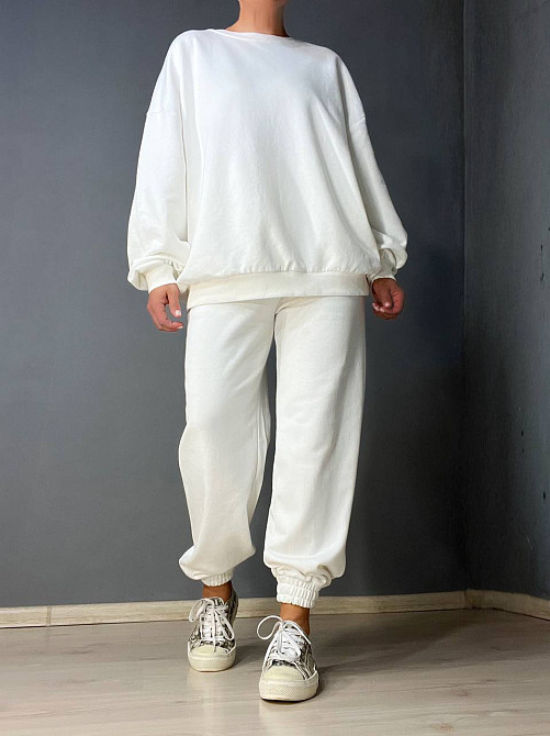 Костюм женский Quzen 470-471 свитшот и джогеры на резинке оверсайз белый, белый, S Одесса - изображение 10