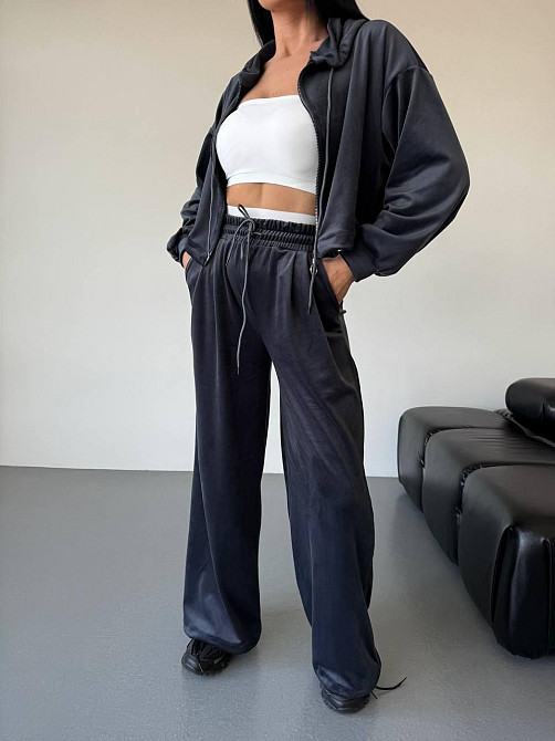 Женский стильный повседневный велюровый костюм двойка Графит Одесса - изображение 6