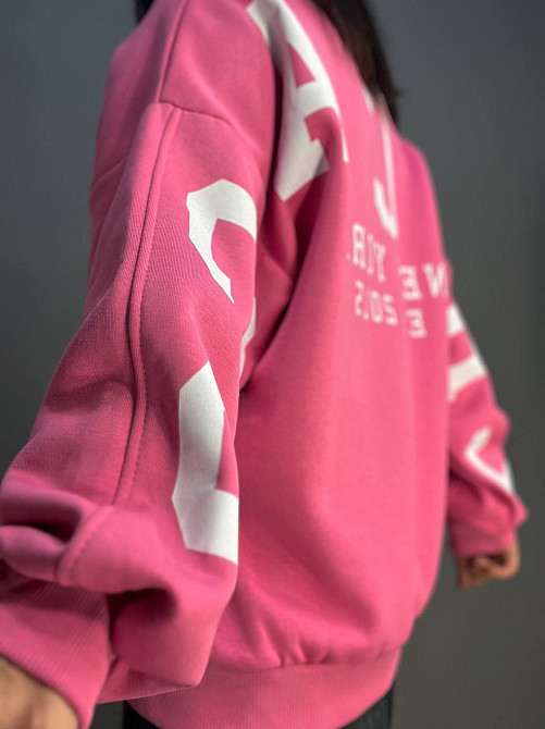 Світшот жіночий DAVRAS 8174 оверсайз подовжений напис на спині CHICAGO утеплений на флісі one size малиновий, малиновий, one size Київ - фото 8