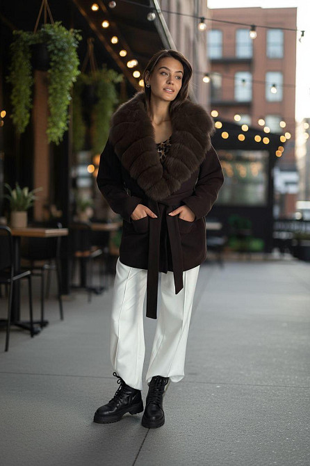 Женское пальто с меховым воротником Шоколадный, 42 Харьков - изображение 1