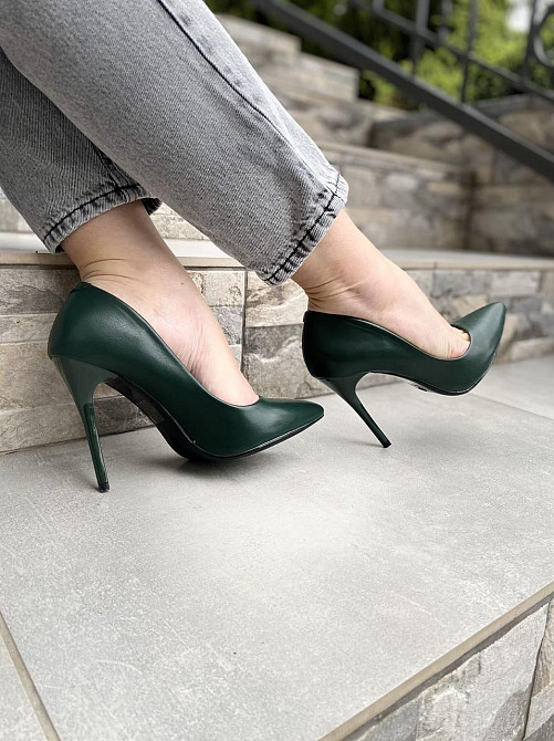 Туфлі жіночі SMALL SWAN темно-зелені еко-шкіра висота каблука 10см розміри 39р.-25см 40р.-26см Коломия - фото 1